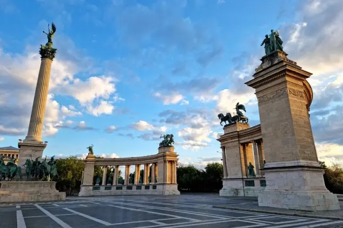 Heroes' Square
