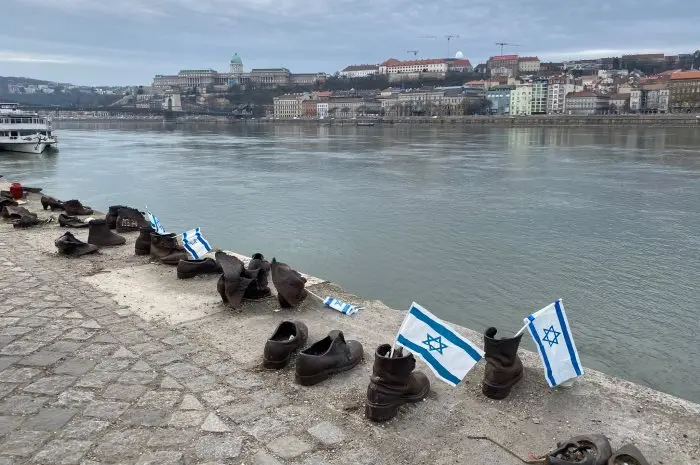 Shoes on the Danube Bank
